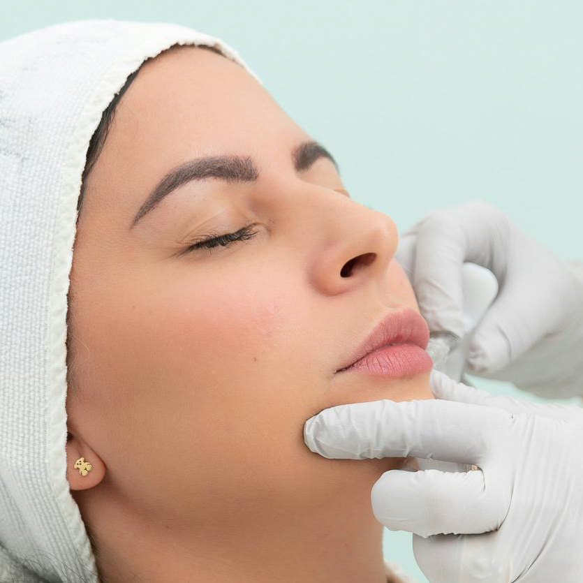 A lady receiving an aesthetic treatment